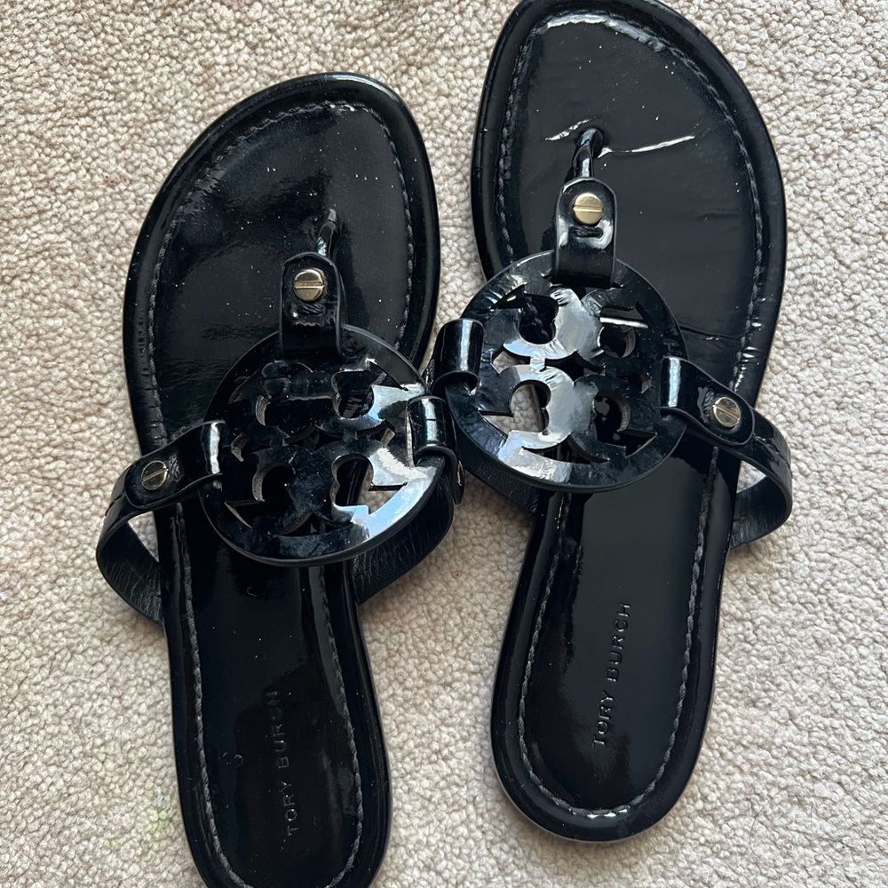 ‼️🚨SOLD🚨‼️Tory Burch Glossy Black Sandals